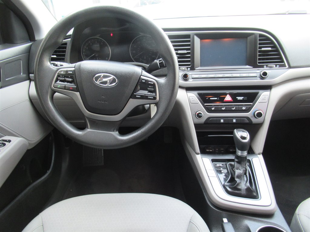 2017 Hyundai Elantra SE - Photo 13