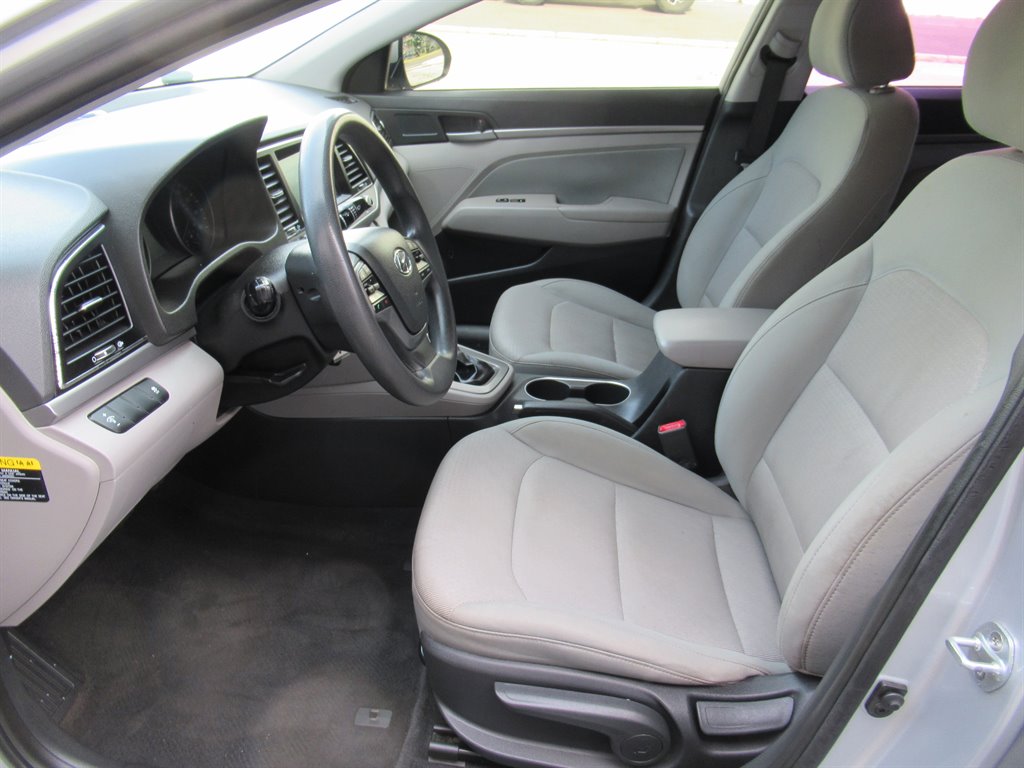 2017 Hyundai Elantra SE - Photo 12