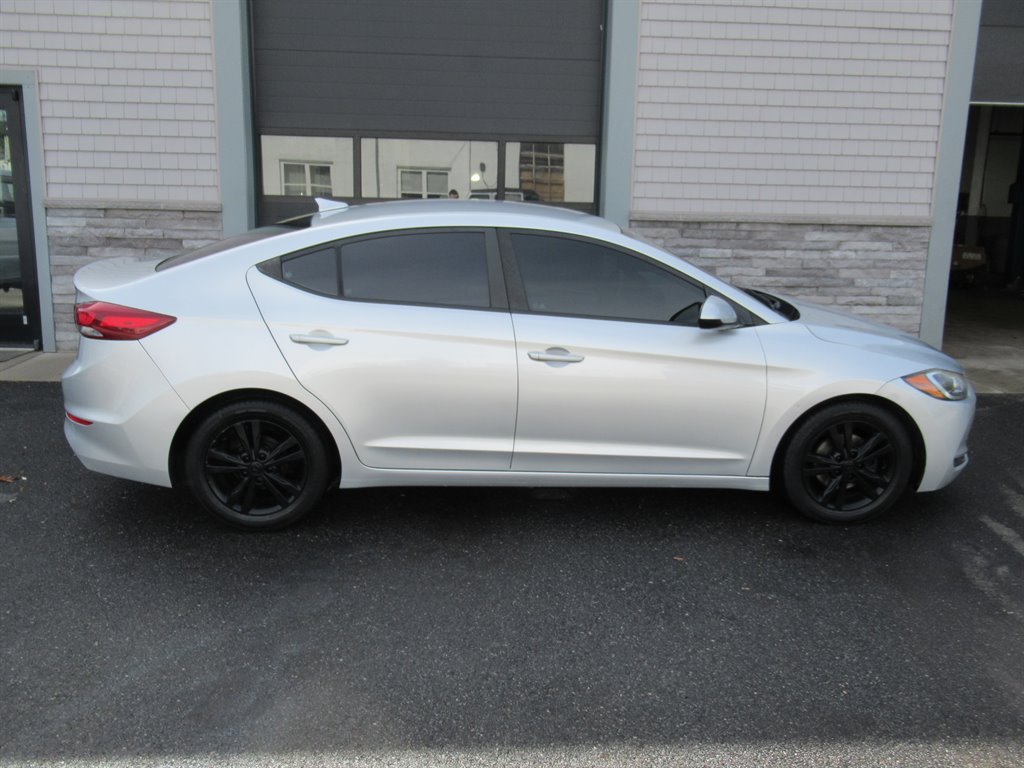 2017 Hyundai Elantra SE - Photo 7