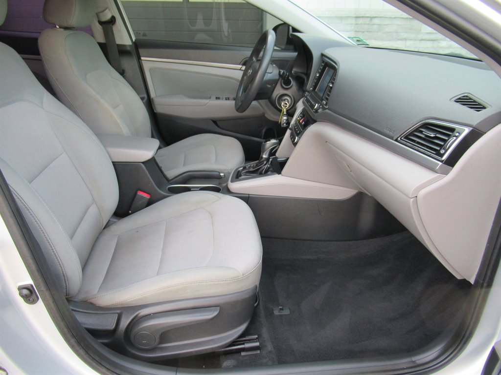 2017 Hyundai Elantra SE - Photo 16