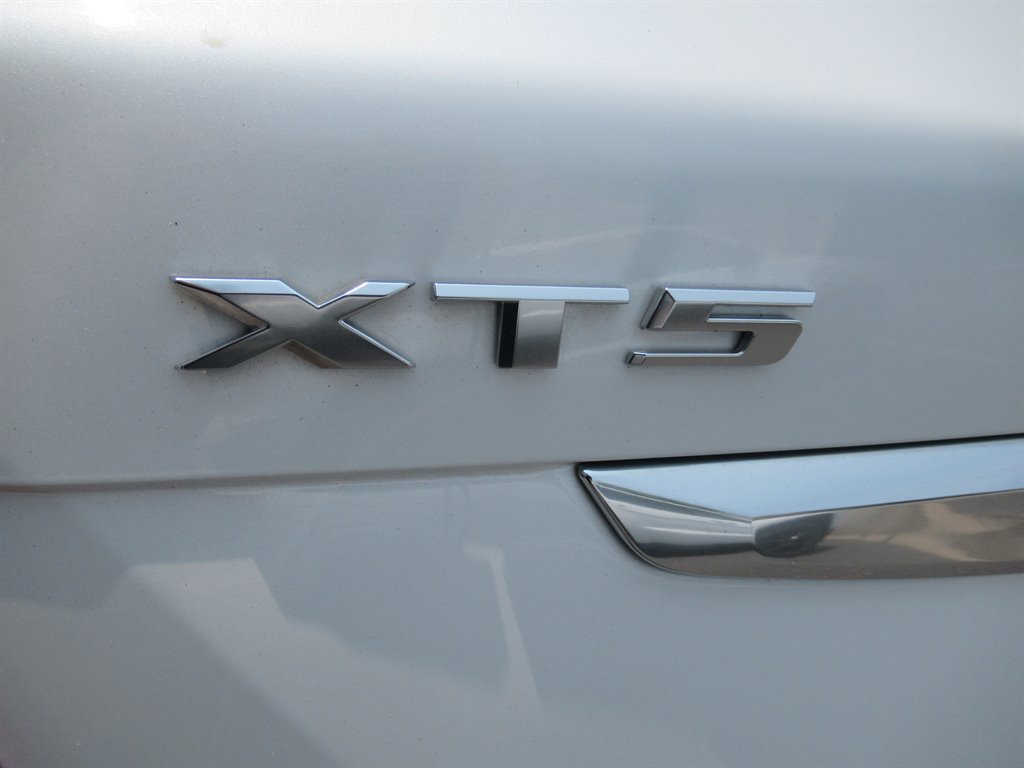 2017 Cadillac XT5 Luxury - Photo 10