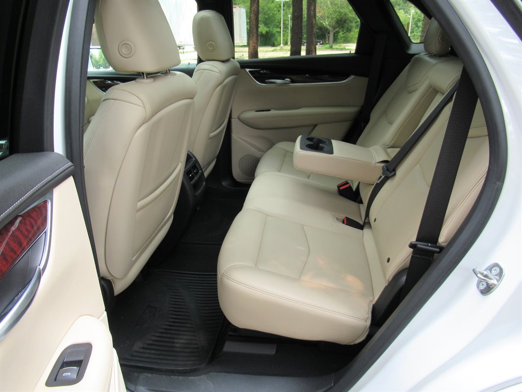 2017 Cadillac XT5 Luxury - Photo 17