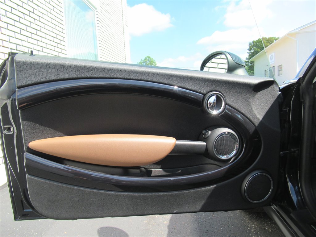 2010 MINI Cooper Base - Photo 9